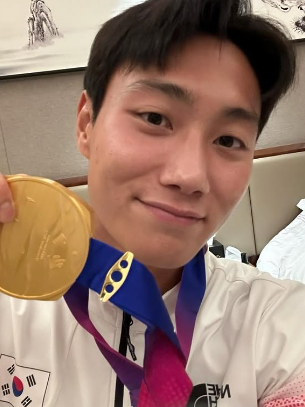 "역사상 이런 재능은 없었다" 3부 씹어 먹은 '국가대표' 백승호, 버밍엄과 함께 2부 승격...재계약 선택 옳았다