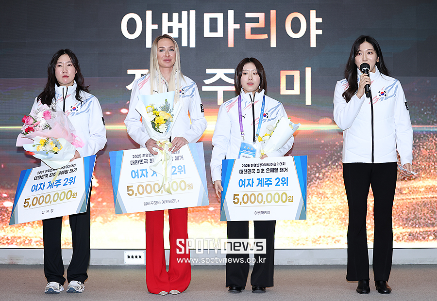 [포토S] 대표로 소감 말하는 정주미