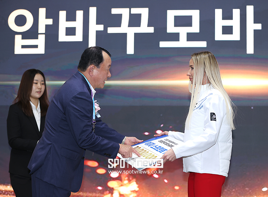▲ 대한바이애슬론 이혁렬 회장 압바꾸모바 ⓒ곽혜미 기자
