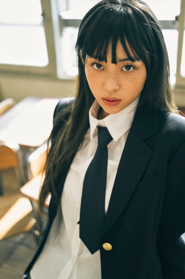 질감이 다르다…VVS, 첫 멤버 리원 공개