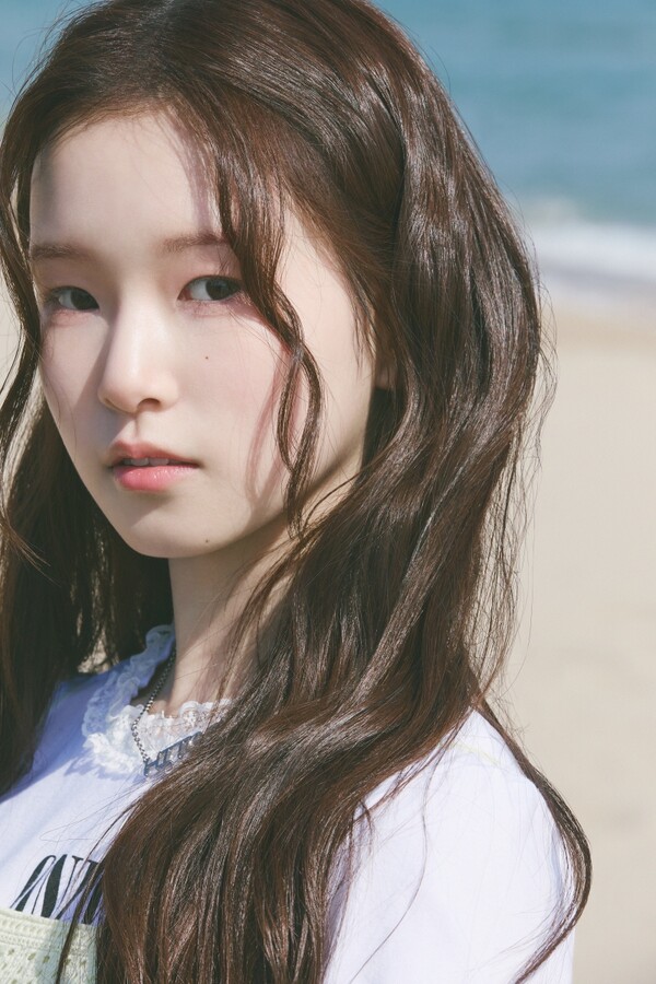 ▲ 힛지스 '싱스 위 러브 : 에이치' 이유 콘셉트 사진. 제공|에이치뮤직엔터테인먼트