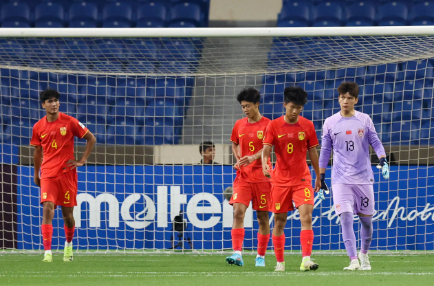 "중국인 감독 절대 안돼"…日 지도자 경질 후폭풍→"8강 탈락 원인은 '외국인 비토'와 선수" 비판