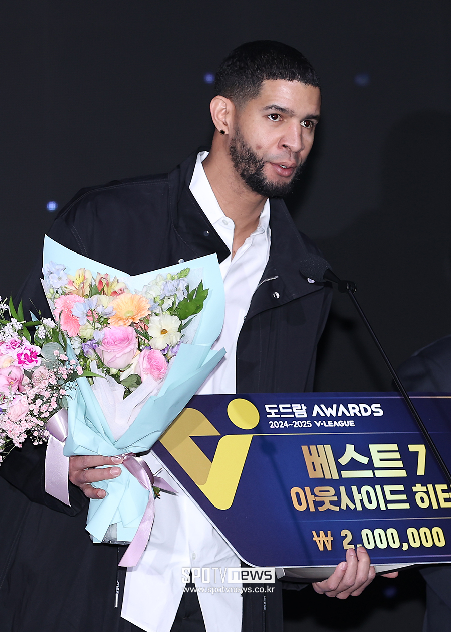 [포토S] 베스트7에 선정된 레오