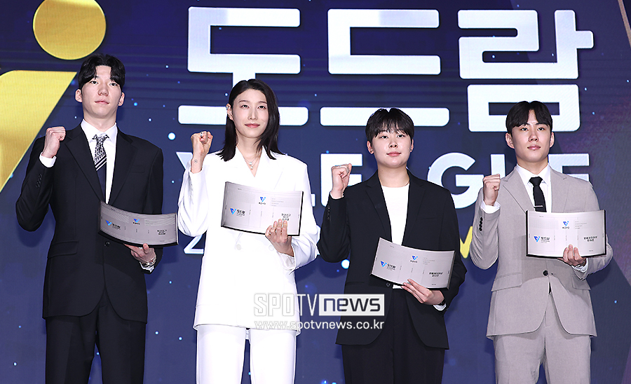 ▲ 허수봉 김연경 김다은 한태준 ⓒ곽혜미 기자