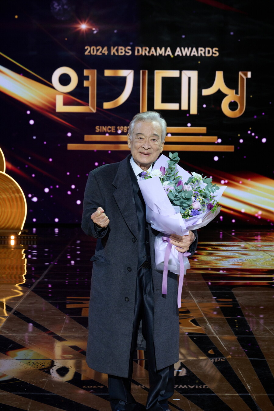 이순재, '90세 대상' 후 근황…소속사 대표 "조금 아프시다, 응원+격려 필요"