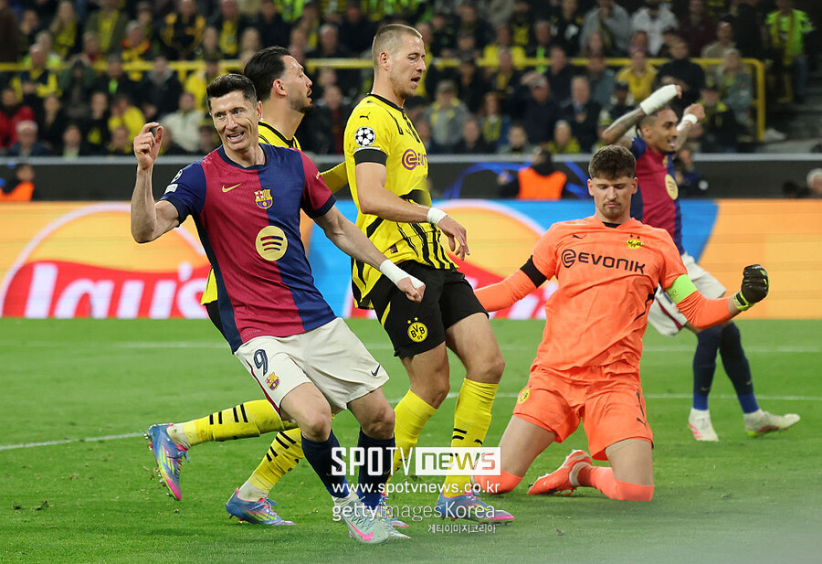 [UCL REVIEW] '안필드 참사 또 볼 뻔' 바르셀로나, 도르트문트에 해트트릭 헌납 2차전 1-3 패배…합계 5-3으로 '6년만 4강 진출'