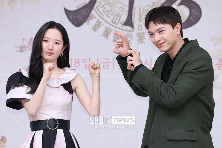 [포토S] 김지연-육성재, '티격태격'
