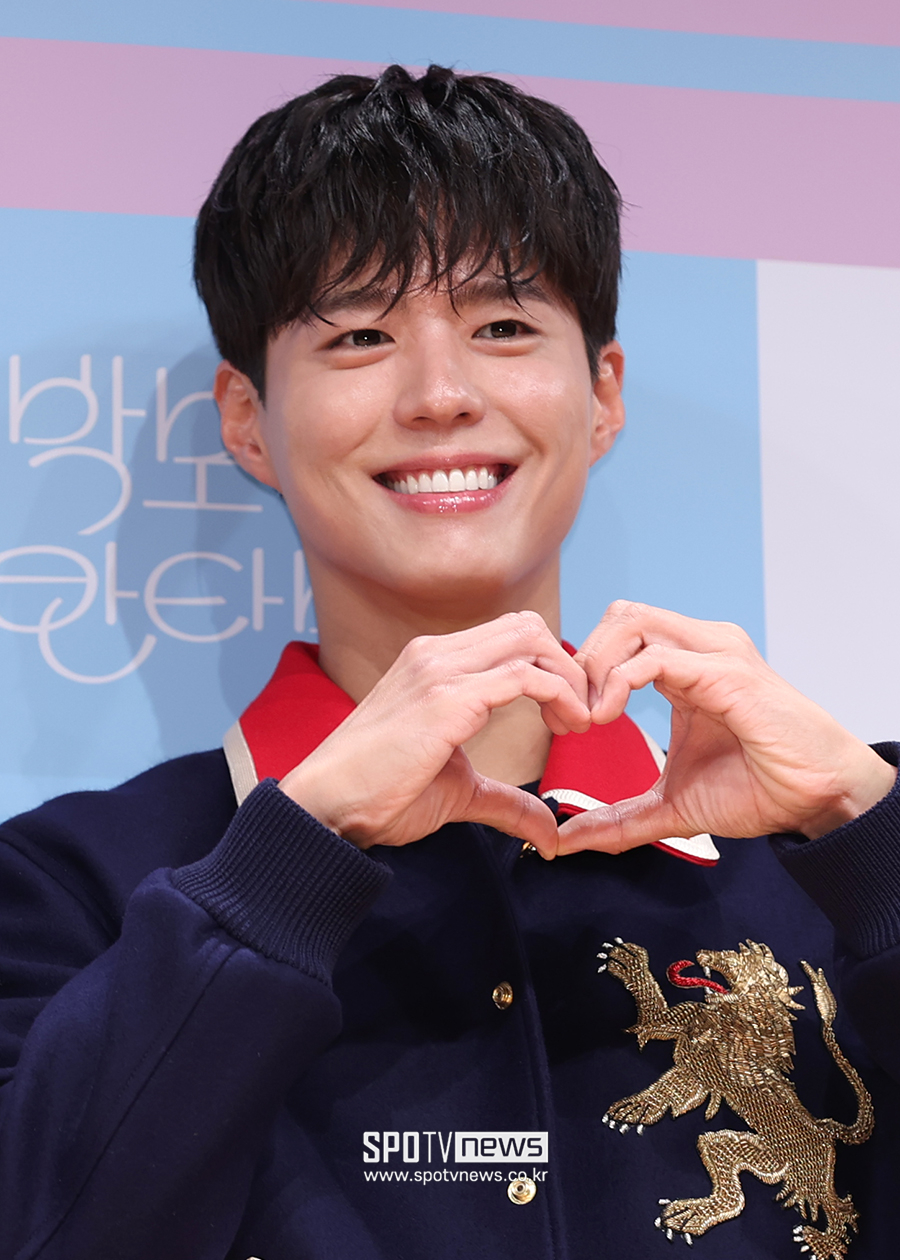 박보검, 미담 또 나왔다…일면식 없는 정은표 딸에 선물+손편지