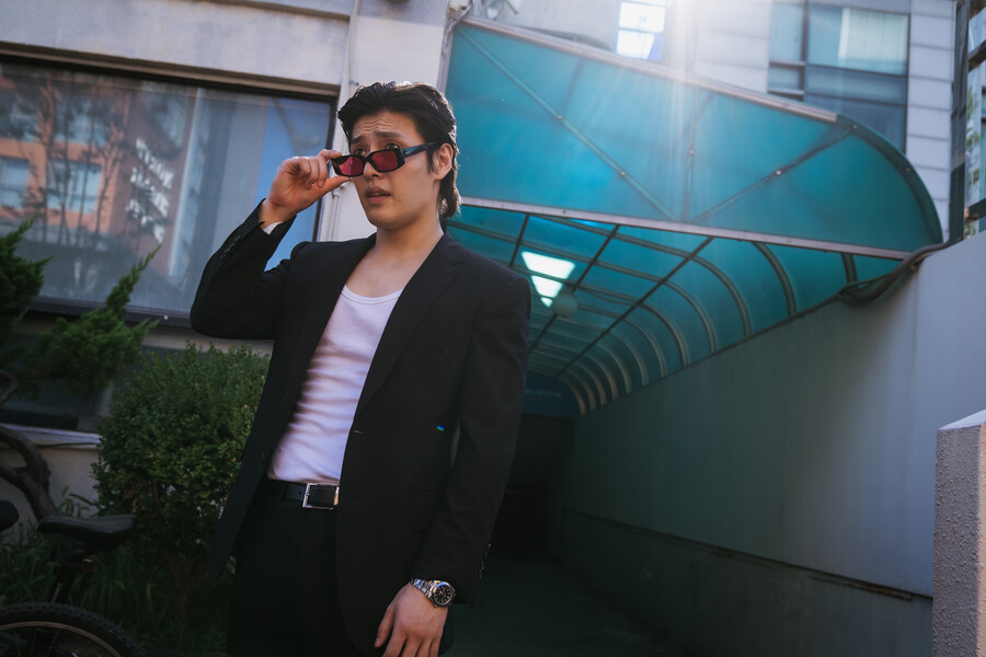 '야당' 이틀 연속 1위…첫 주말 흥행 질주 예고
