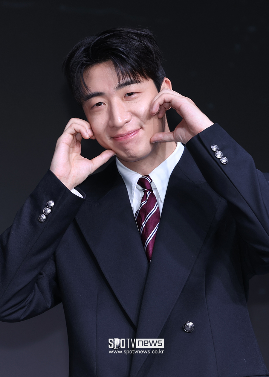 [포토S] 유수빈, 귀엽게 볼하트