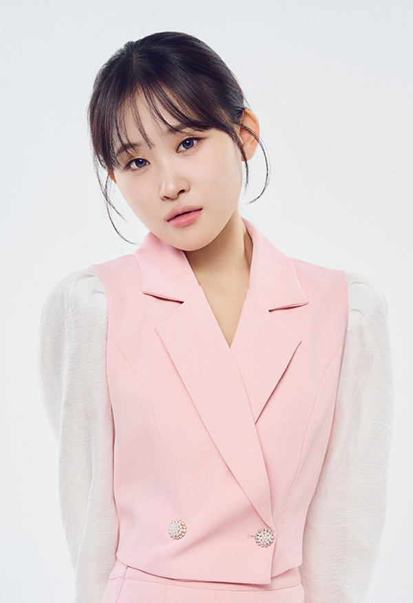 '16살' 김다현에 모욕글 73회…58살 악플러, 징역형 집행유예