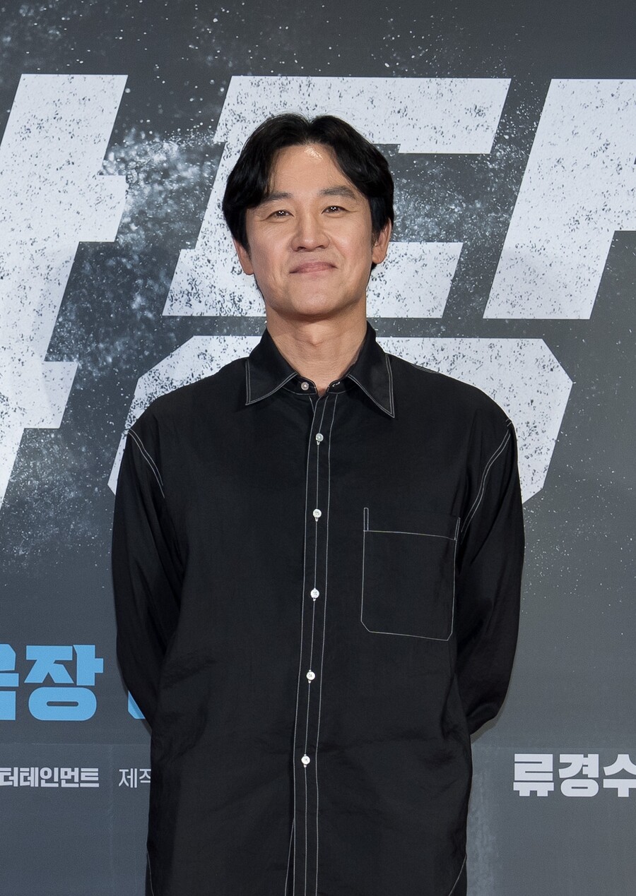 '8년 만의 공식석상' 엄태웅, 응원 편지 받았다…♥윤혜진 "아 눈물나"