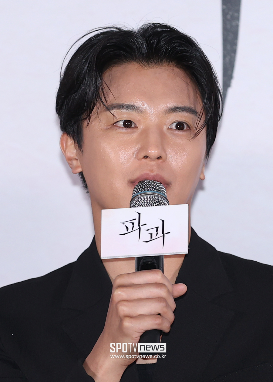 [포토S] 인사말 하는 연우진