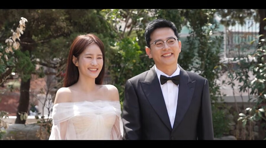 김준호♥김지민, 웨딩촬영에 개그맨 총출동 "내 동기랑 뽀뽀하지 마"