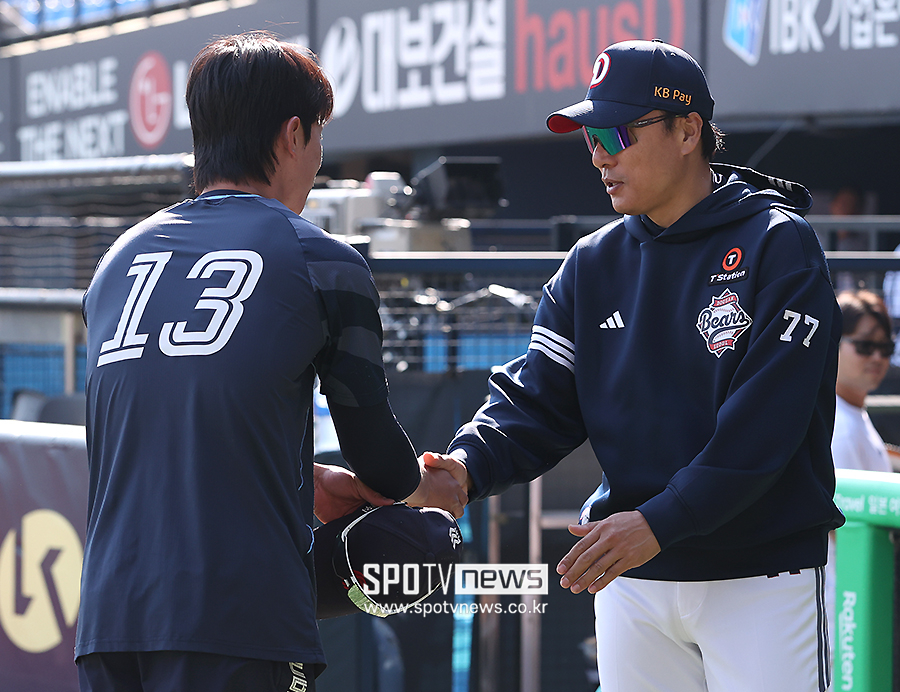 ▲ 이승엽 감독 전민재 ⓒ곽혜미 기자