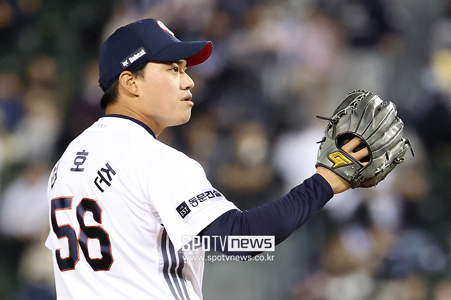 [포토S] 7회 마운드 오른 김호준