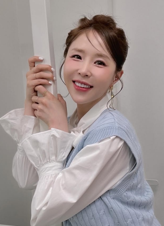 신지, 초상권 도용한 나이트클럽 전단지 박제 "웨이터님, 내 이름 써줘 감사한데.."