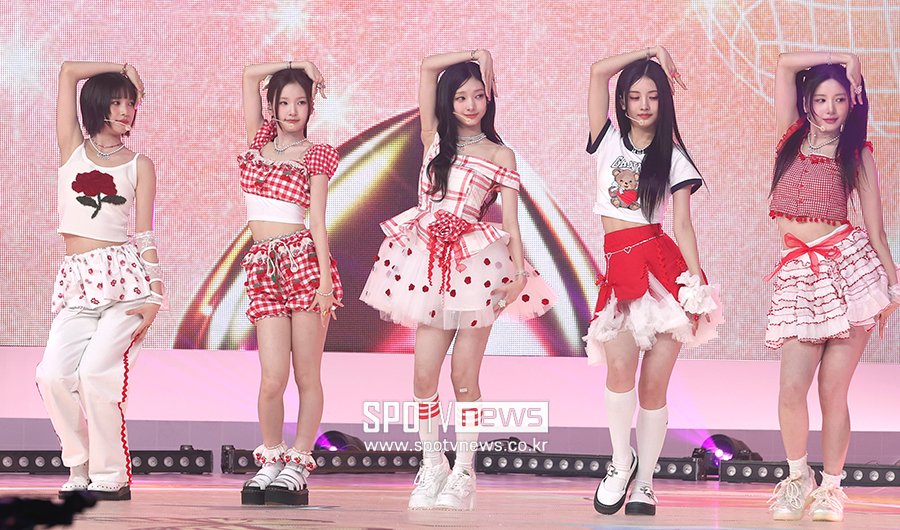 [포토S] 힛지스, '칼군무 선보이며'