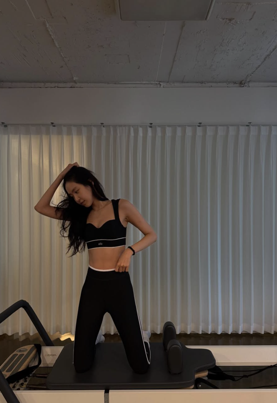 "잘 지내고 있습니다" 손나은, 말도 안되는 슬림 몸매에 복근까지…근황 공개
