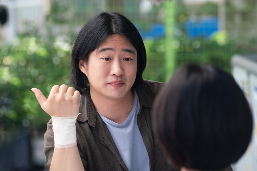 단발머리 찰랑…안재홍, 또 은퇴설 나오겠네 '하이파이브' 대변신