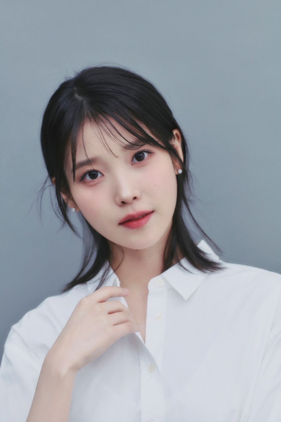 아이유, 어린이날 맞아 1억5000만원 기부 "자립 준비 청소년과 장애아동 위해"[공식]