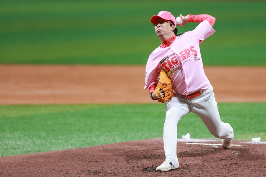 양현종, 드디어 시즌 첫승 임박…6이닝 1실점, KIA는 13-1 리드