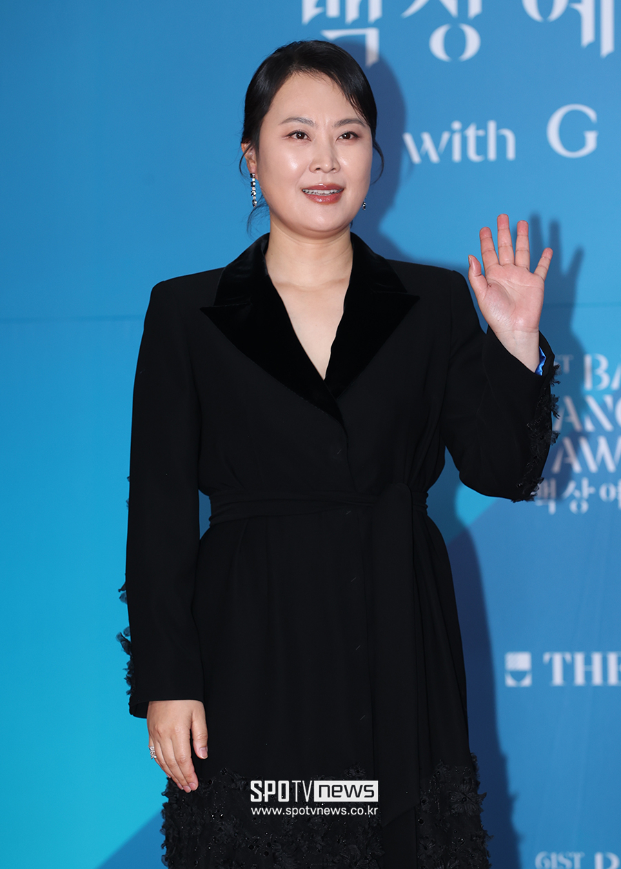 [포토S] 김재화, 우아한 손인사
