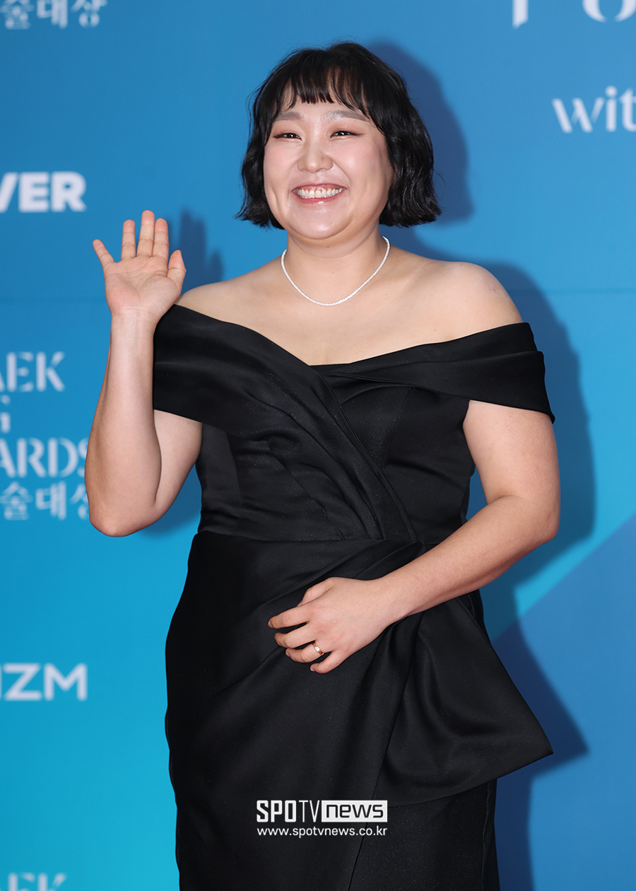 "욕 먹을 때도 있지만"…이수지, 여배우 조롱 논란 딛고 女예능상 쾌거[백상예술대상]