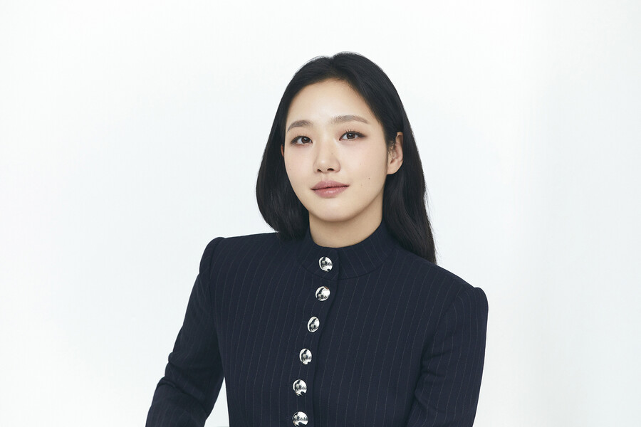 김고은, 어버이날 맞아 전 직원 가정에 편지+선물 미담…"고운 날, 고은 마음"
