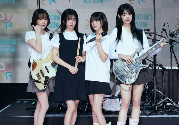 '최애 걸밴드' 6월 돌아온다…QWER, 음악적 성장 예고