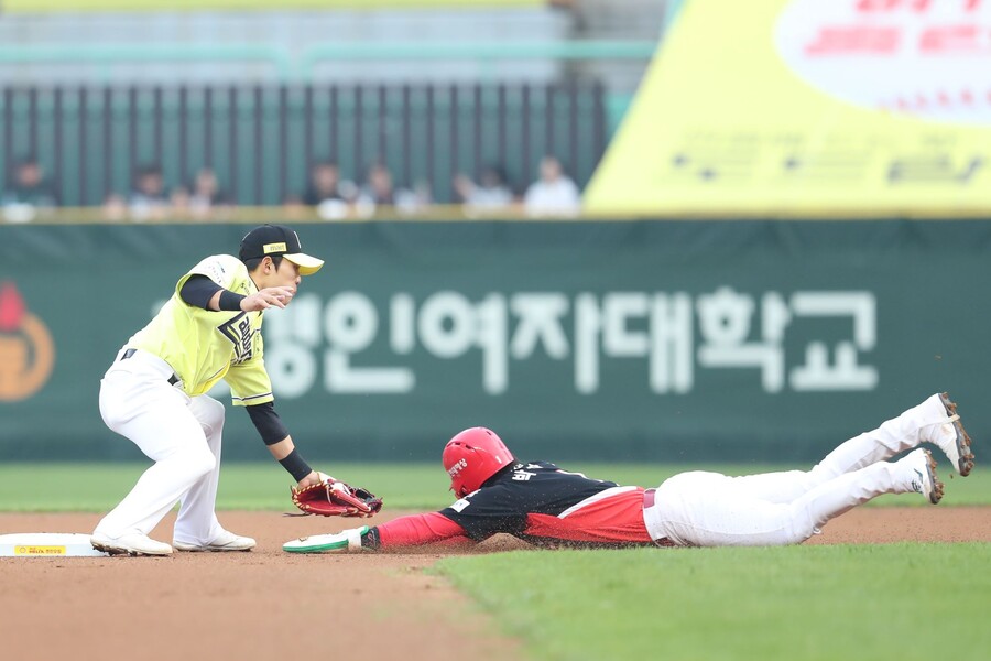 ▲ 경기 초중반 KIA의 2득점을 모두 발로 책임진 박찬호 ⓒKIA타이거즈