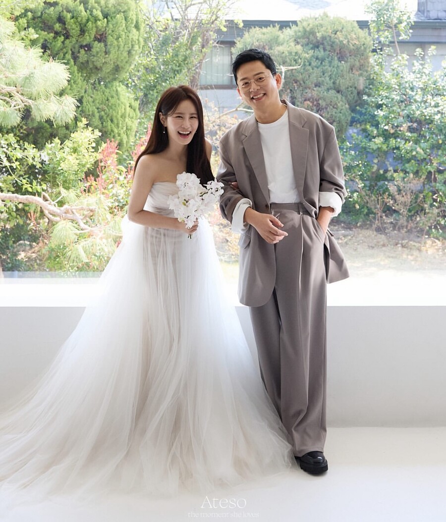 '7월 결혼' 김준호♥김지민, 로맨틱+유쾌 웨딩화보 공개 "점점 가까워지는구나"