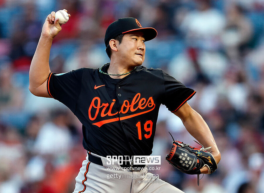 ‘류현진 닮았네’ 힘껏 던져도 MLB 평균 이하… 그런데 한국 투수들에게 희망? “먹구름 속 광명이다” 극찬