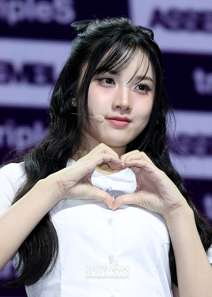 [포토S] 트리플에스 설린, '하트 뿅!'
