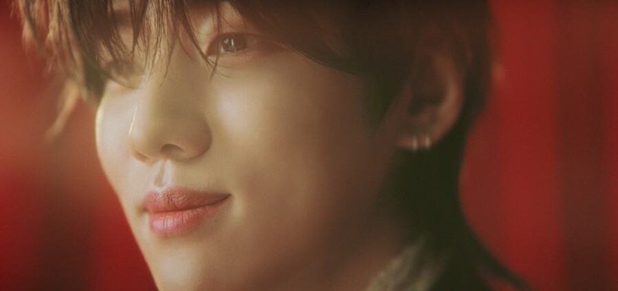 DKZ 재찬, 'MZ 아이콘' 됐다…신곡 '포스터 보이' MV 티저 공개