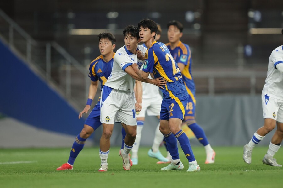 ▲ 울산은 14일 오후 7시 울산문수축구경기장에서 열린 ‘2025 하나은행 코리아컵’ 16강전에서 인천을 만났다 ⓒ울산HD