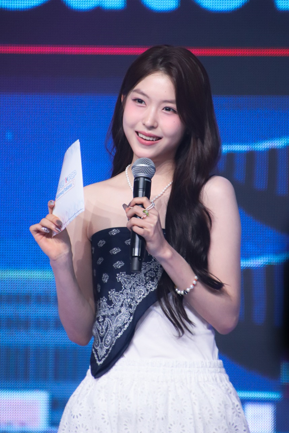 황지아, '심플리 케이팝' 스페셜 MC 낙점…'진행 요정' 된다