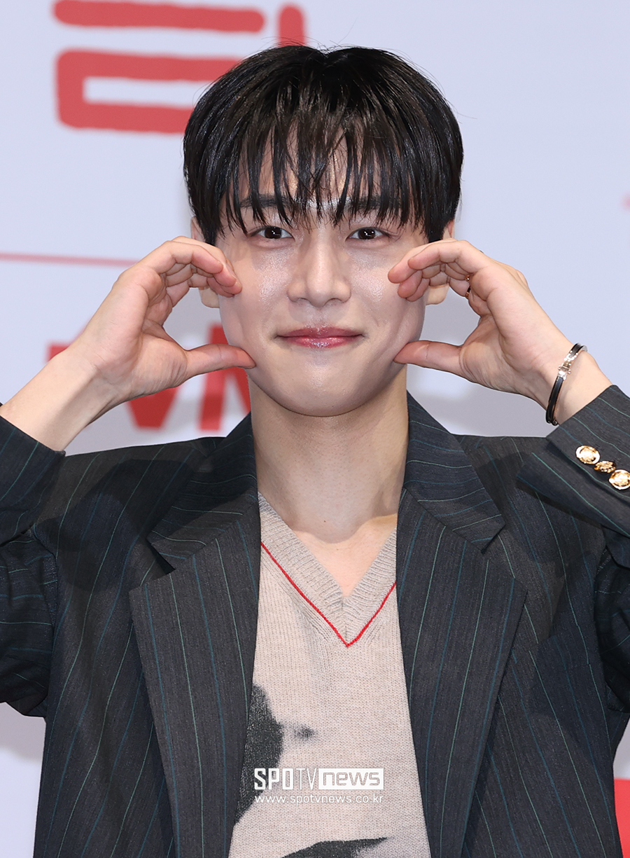 신원호 픽 옳았네…강유석, 아이유 동생→아이돌 출신 의사로 제대로 터졌다[초점S]