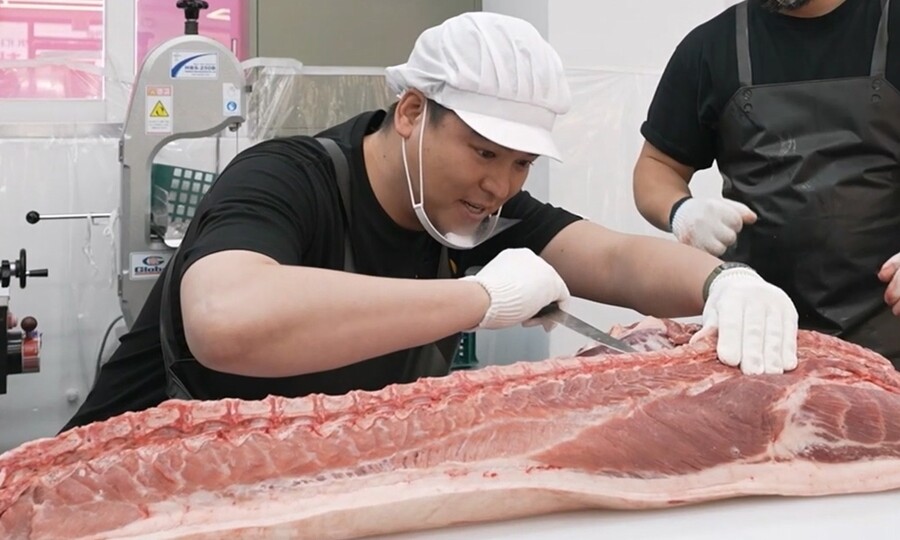 이장우, 쇠고기 해체까지…정육 고수 가르침에 '눈 반짝'