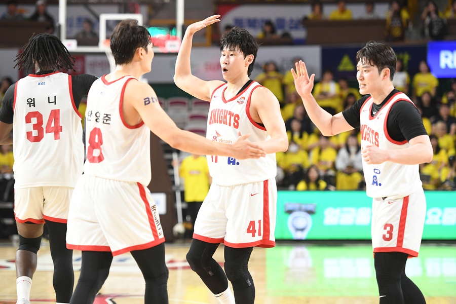 '0-3→3-3 챔프전 7차전까지 간다' SK, 진짜 역스윕 우승가나…LG에 극적인 역전승