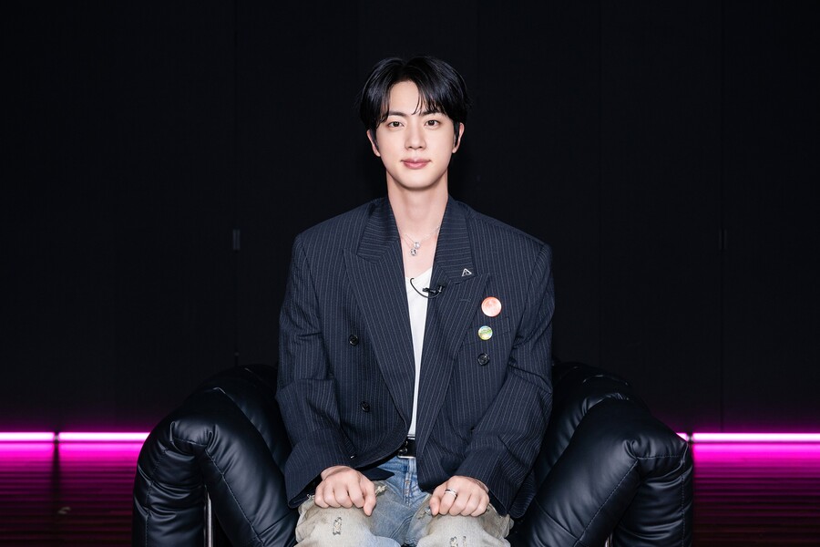 BTS 진 "신세경과 MV서 호흡, 처음이라 어색…열연해줘서 감사"