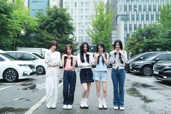 힛지스, '뮤직뱅크' 출근길 빛낸 비주얼…눈 뗄 수 없는 풋풋한 매력 가득