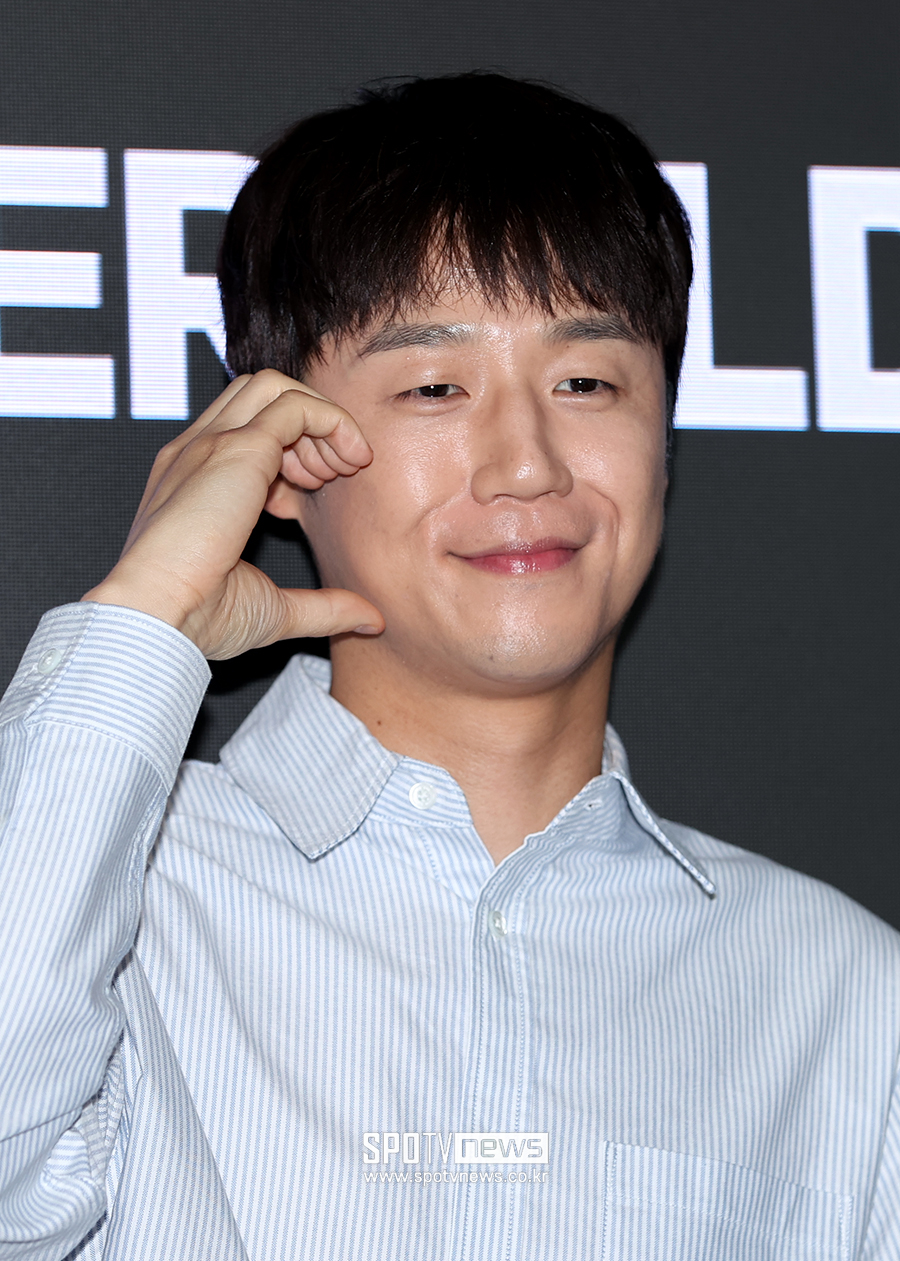 [포토S] 정준원, 사돈 총각의 수줍은 하트