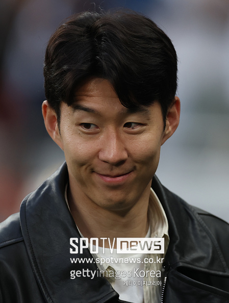 [오피셜] '최고의 레전드' 손흥민 새 역사 또 썼다! 아스톤 빌라전 출전으로 토트넘 역사상 최다 출전 6위...UEL 결승도 'OK'
