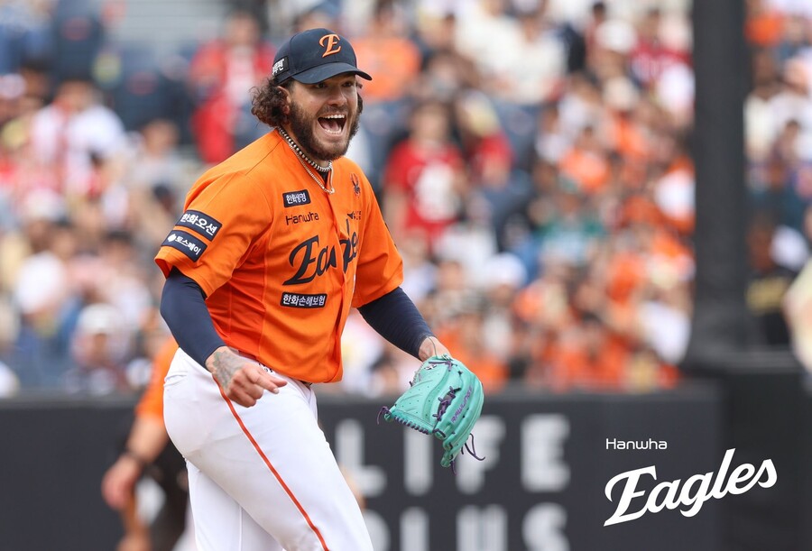 KBO 40년 산증인도, 폰세 18K 마법쇼에 놀랐다… “깨지기 어렵다고 생각했는데, 그게 눈앞에서”