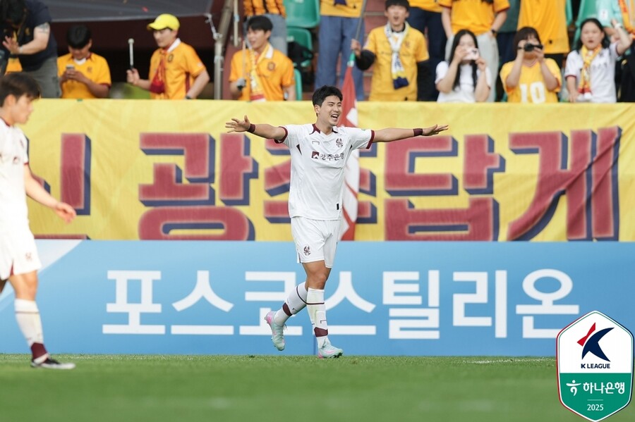 [현장 REVIEW] ‘아사니 PK 실축→박인혁 천금골’ 광주, 포항에 1-0 신승…5위 도약