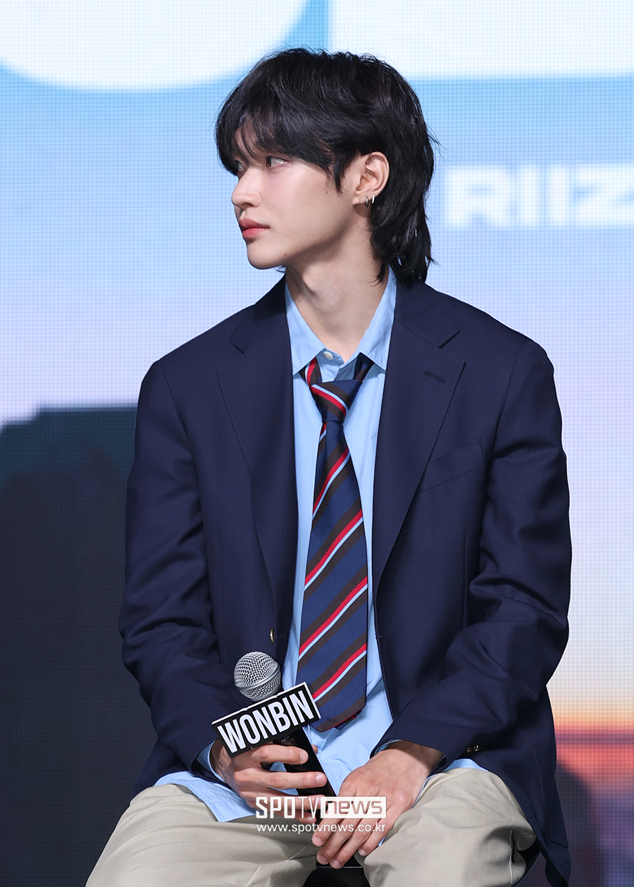[포토S] 라이즈 원빈, '옆모습도 멋있어'