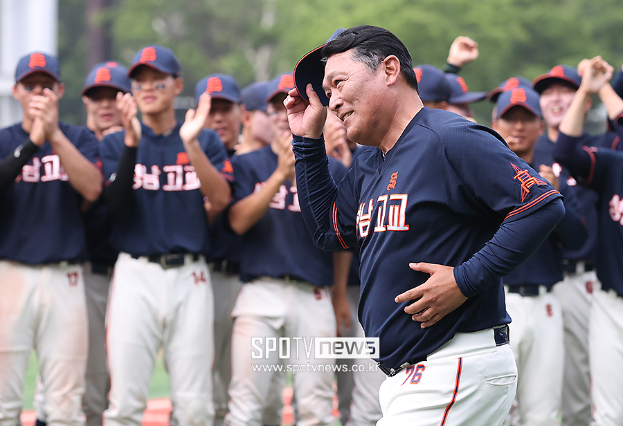 21년 만에 우승 갈증 풀었다! 성남고는 어떻게 언더독 반란을 일으켰나