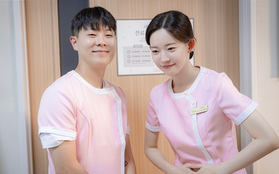 '언슬전' 女간호사 성추행 신, 男이 '엉덩이 대역'…비하인드 봤더니