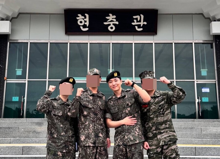 ♥김연아 꽃신 신겨준 고우림 "관심·격려 덕분에 건강히 전역"
